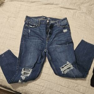 Ripped Knee Skinny Jeans